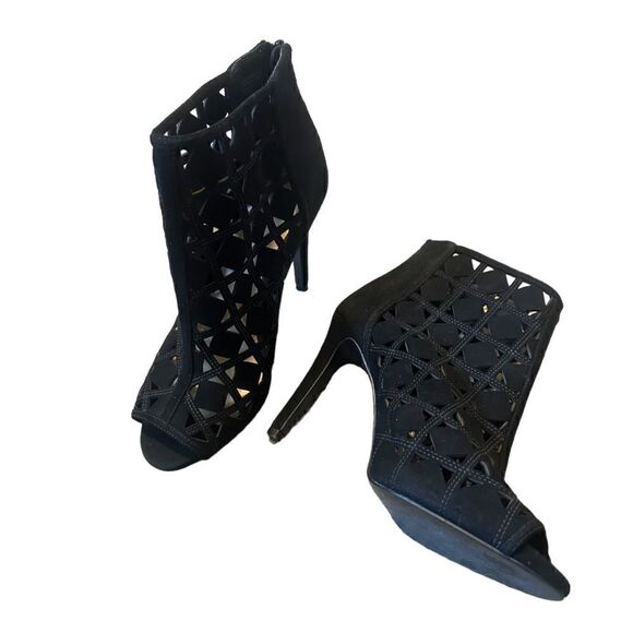 Michael Kors Ivy Laser-Cut Open-Toe Black Bootie Size 7.5 - Picture 3 of 12